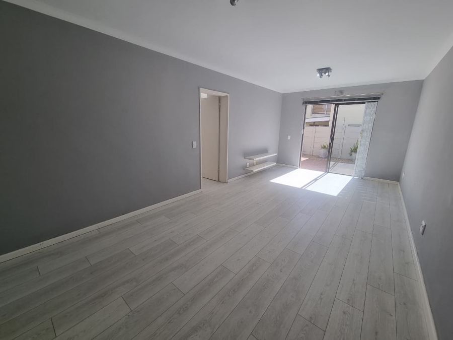 1 Bedroom Property for Sale in Royal Ascot Western Cape